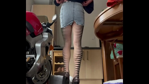 Heels and legs crossdresser 