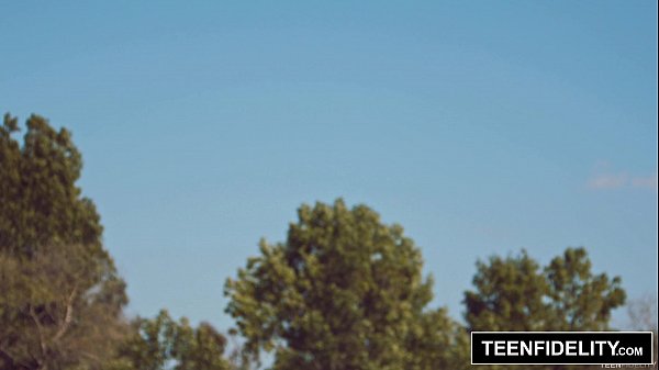 Play MP4 - TEENFIDELITY Kirsten Lee Creampied By Coach