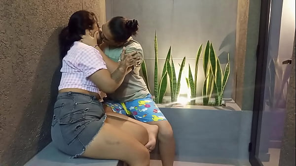 Una Amiga Como La Mia No La Tiene Cualquiera Ya Que Siempre Esta Para Cuando Necesito Calmar Mis Ganas De Follar thumbnail