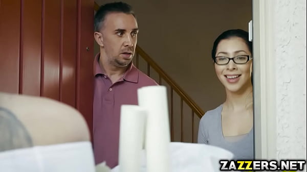 Raven Bay gave asloppy_welcome_blowjob_to her neighbor