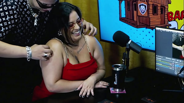 Nonton Bbw Mais Gostosa Do Brasil Colocou Seus Peitos Pra Fora No Podcast Balan&ccedil;ou Bem Gostoso Pra C&acirc;mera! - Pri Melancia - P&aacute;pum No Barraco! thumbnail