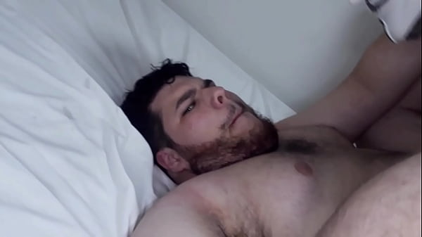 Play MP4 - TBT Pedreiro Roludo Me Leva No Motel e Goza Na Minha Boca Pra Se Aliviar do Estresse do Trabalho