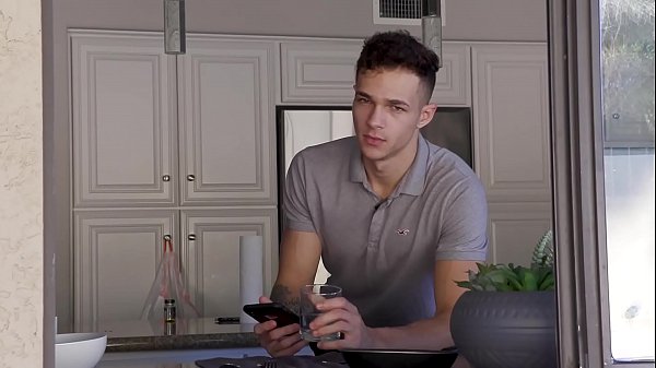 Long Dick Nerd London Makes Tony Scream 