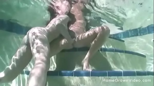 Play MP4 - Cute brunette seduces her straight girlfriend