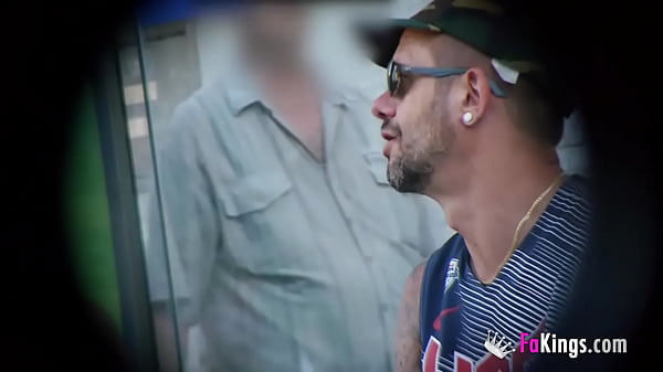 Play MP4 - Horny dude looks for big titted tourists in the street