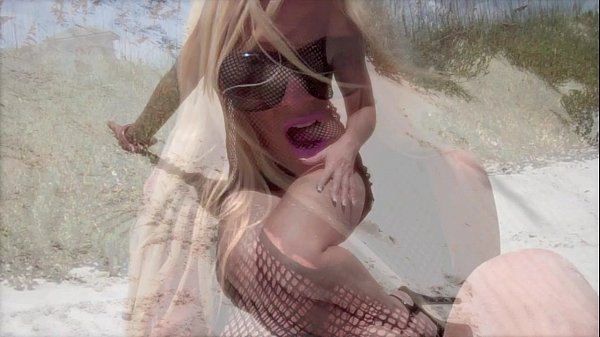 Play MP4 - Big Busted glamour Babe "white beach" Preview