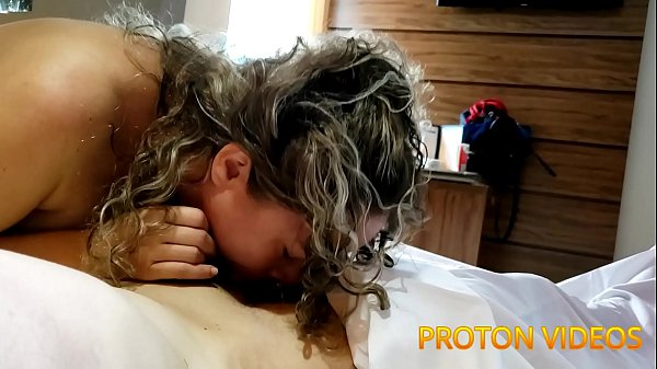 Sub brasileira natasha sub fazendo garganta profunda at&eacute; vomitar p1