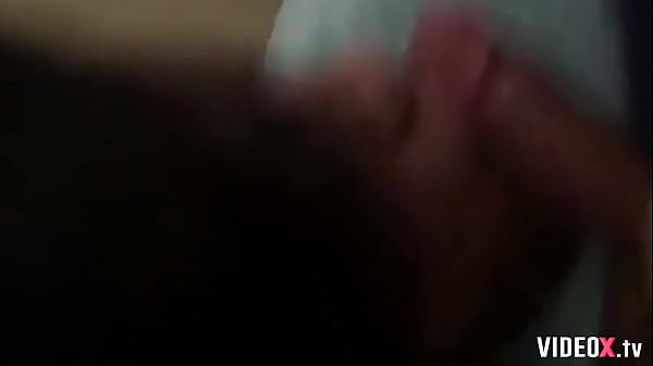 Beurette amatrice suce son mec qui la filme alors qu'elle ne veut pas ! 