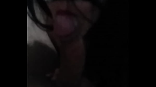 Minha esposa chupando_engolindo minha_rola