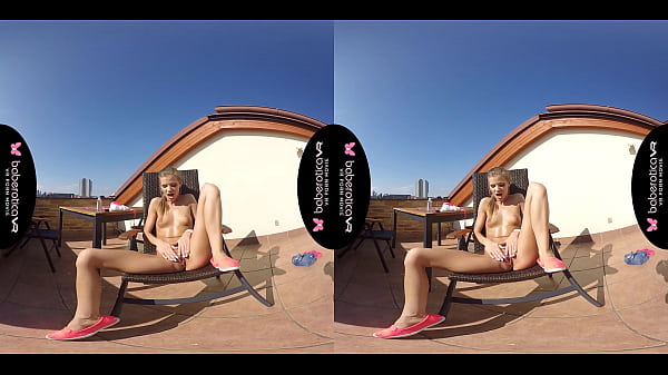 Solo blonde fuck doll, Sarah Kay is masturbating, in VR