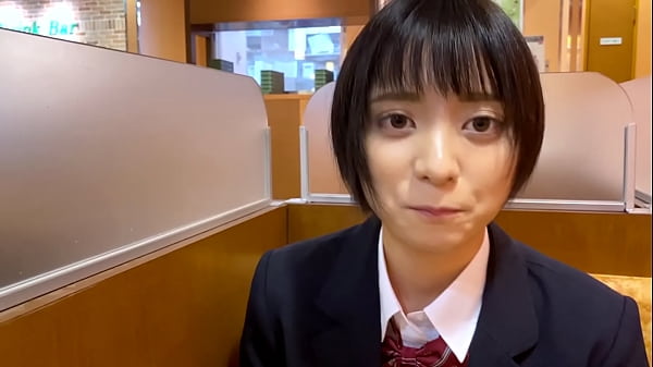 ハメ撮り　貧乳美人女子校生。ショートカットちっぱい美女。制服を着たままガチ生セックス。制服 素人 中出し 個人撮影 美女 貧乳 生ハメ thumbnail