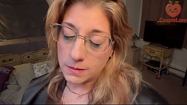 Nonton Stepmom Caught Cheating - Blowjob Bribe thumbnail