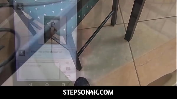 Nonton Stepmom Can't Think Straight And Fucks Stepson- Alyssa Jade thumbnail