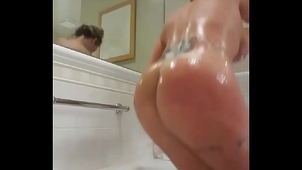 Hot_big titsbabe take a bath www cum4free ml
