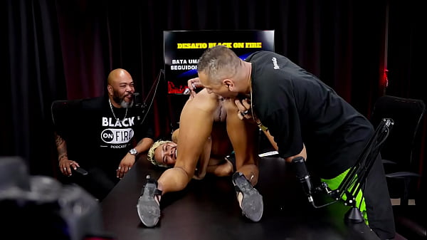 Gostosa Fica Pelada, Mostrando Os Peitos A Buceta Gostosa Em Um Stripper Bem Sensual, Depois Coloca Um Plug No Cu - Natt Paradise & Rapos&atilde;o (watch On: Sheer/red) thumbnail