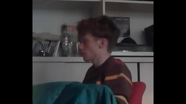 Yung british play fortnite 