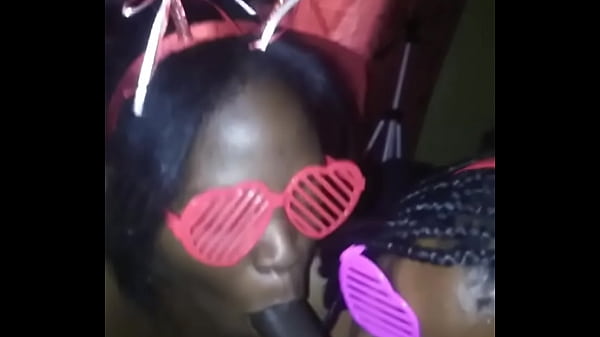 Nonton Two Thots Suck Bbc For Vday thumbnail