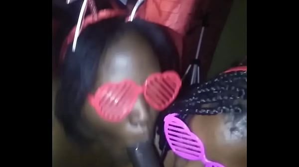 Play MP4 - Valentines Day Double Hlowjob