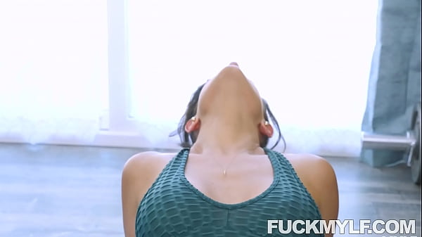 Play MP4 - Tricky Poses Penny Barber