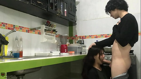 Play MP4 - M&iacute;rame cuando te chupo la polla&excl; No te corras tan f&aacute;cil&excl; Parte 3