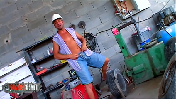 Play MP4 - Chloe Delaure and Vayana get their ass ravaged in a workshop - Remastered