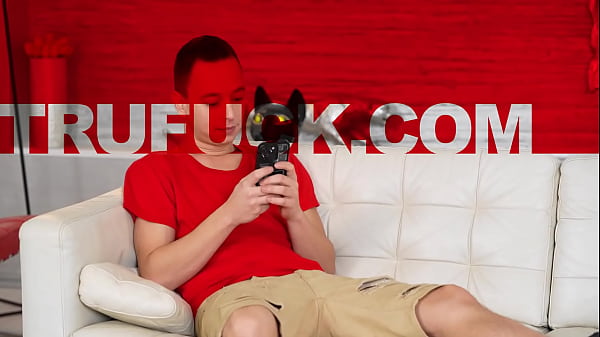 Nonton Finish Me Stepbro thumbnail