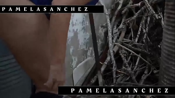 Play MP4 - There are neigbours here&comma; they can see us &excl;