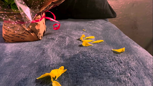 Nonton Hot Girl With Perfect Ass Rides Big Rubber Cock - Female Solo thumbnail