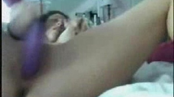 A girl and her dildo (anal and vaginal) 