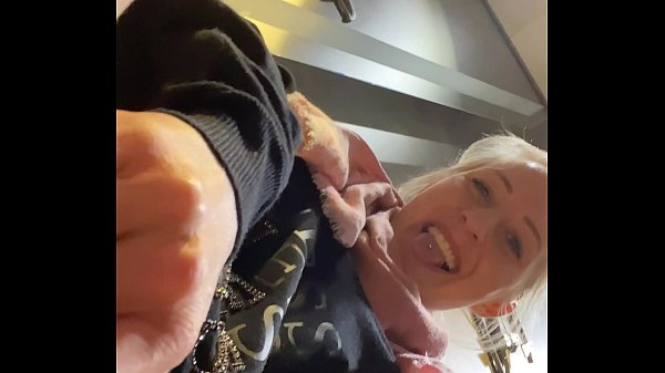 Play MP4 - Secretly pussy fingered to orgasm in shopping center dressing room