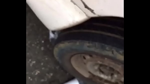 Espiando a chico en la calle spy bath boy 