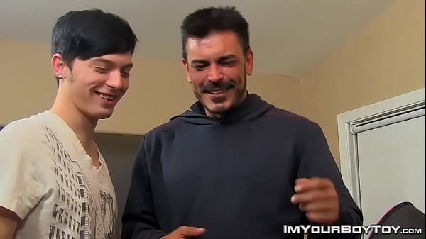 Tattooed Hunk Ass Breeds Young Amateur thumbnail