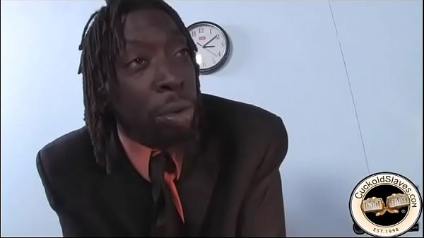 Super_hot babe wants_2 black_men to use her