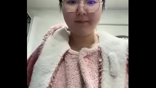 Play MP4 - 浴室露脸自拍