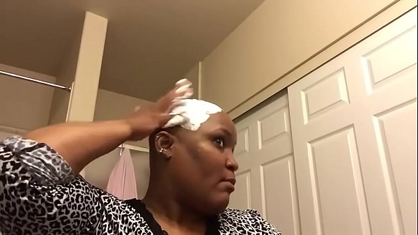 MILF at home,first time shaving her head smooth bald (BF_request)