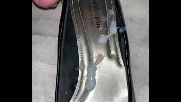 Bisexual Daddy Bear bust nut in roommates shoe