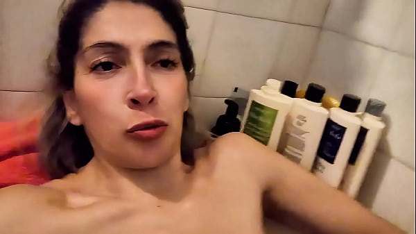 V&iacute;deo de verificaci&oacute;n agotada mojada desnuda cansada 