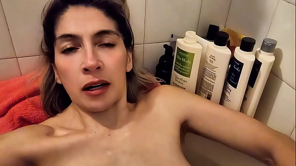 V&iacute;deo de verificaci&oacute;n agotada mojada desnuda cansada