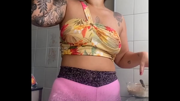 Mostrando minha buceta_inchada_na live