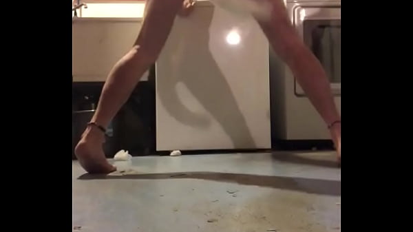 Play MP4 - TAIL IN MY ASS