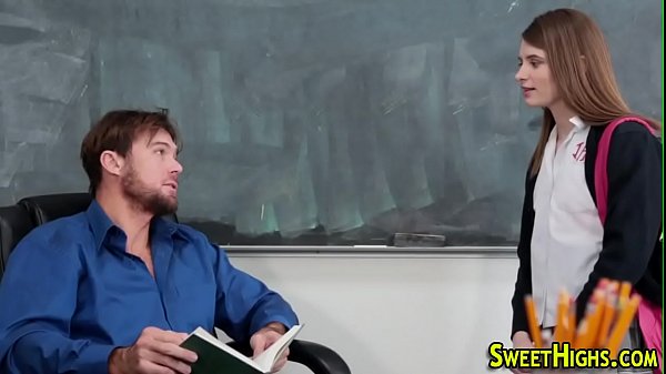 Sexy teen_gets facial after sucking