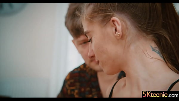 Cuckold small booty teen hooks up with stranger 