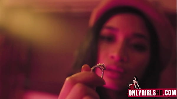 Bedding_And Entering Amari_Anne, Avery Black