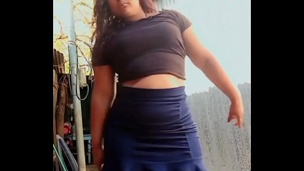 Calcinha marcando da crente gostosa