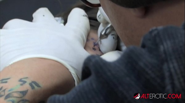 Amina Sky gets a face tattoowhile completely nude