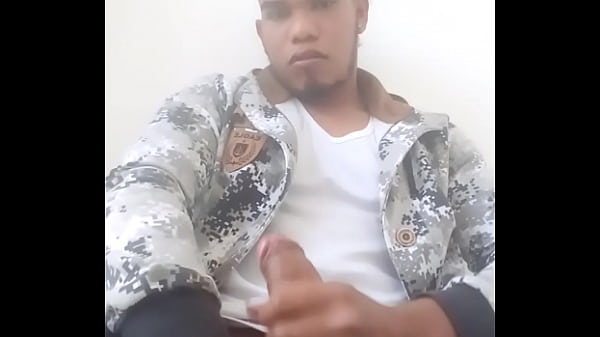 Danielito bien caliente quiere follar 