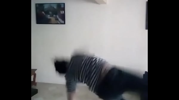 El Gay De Mi Tio Me Dejara Follarlo Si Hago Un Backflip thumbnail