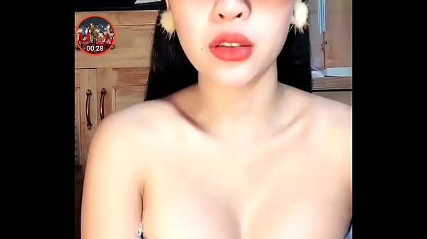 Khoe vòngmột quá khêu gợi