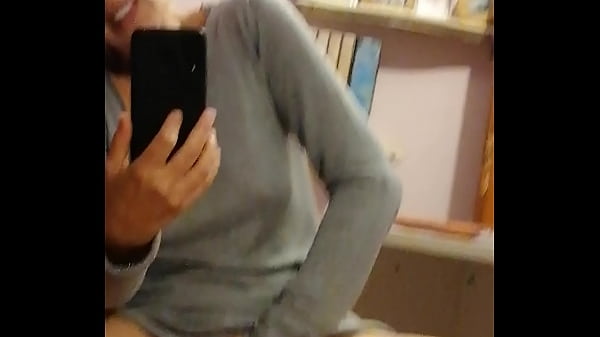 Play MP4 - SabinaAgos and a relaxing piss