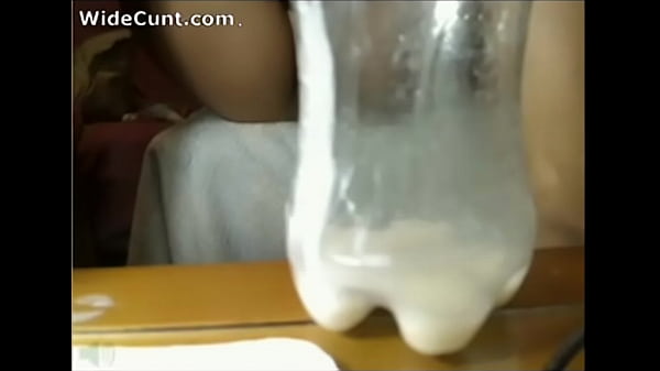 Latinain Webcam Fisting Milking her Wide Cunt